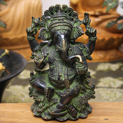 銅制精雕象鼻財神 異域風情中的智慧與財富象征